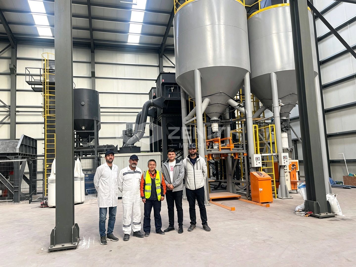 Đội ngũ vận hành của khách hàng cùng chuyên gia Zenith tại công trường Thổ Nhĩ Kỳ