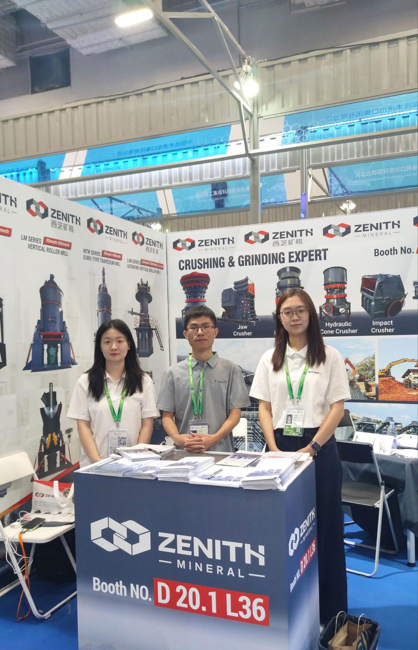 Toàn cảnh quầy lễ tân gian hàng Zenith - Booth No. D 20.1 L36, Hội chợ Canton lần thứ 140