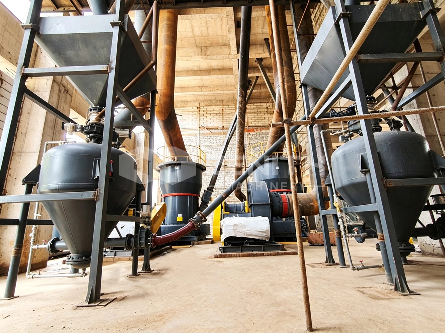 Khu vực thu hồi bột cốc dầu mỏ nung – xyclon thu bụi và quạt thổi khí