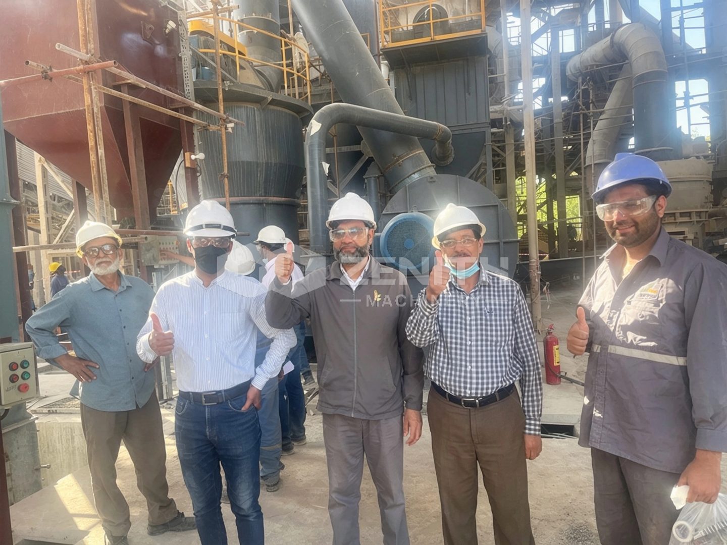 Đội ngũ kỹ sư Zenith và đại diện chủ đầu tư Pakistan tại công trường sau khi chạy thử dây chuyền